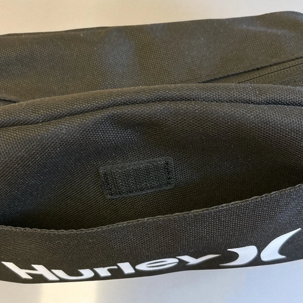 Hurley Men’s Traveling Bag